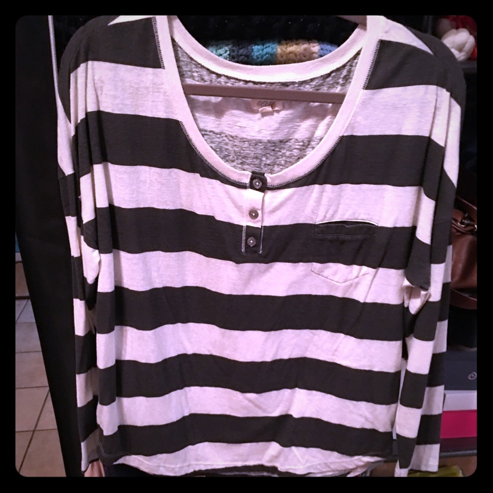Aerie Grey and White long sleeve tee